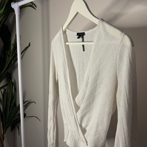 XS Dynamite White Top - Picture 2 of 5